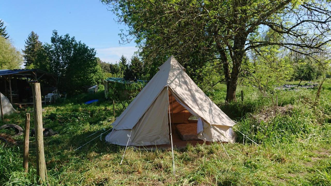 Creysse  Tente En Permaculture Pirate מראה חיצוני תמונה